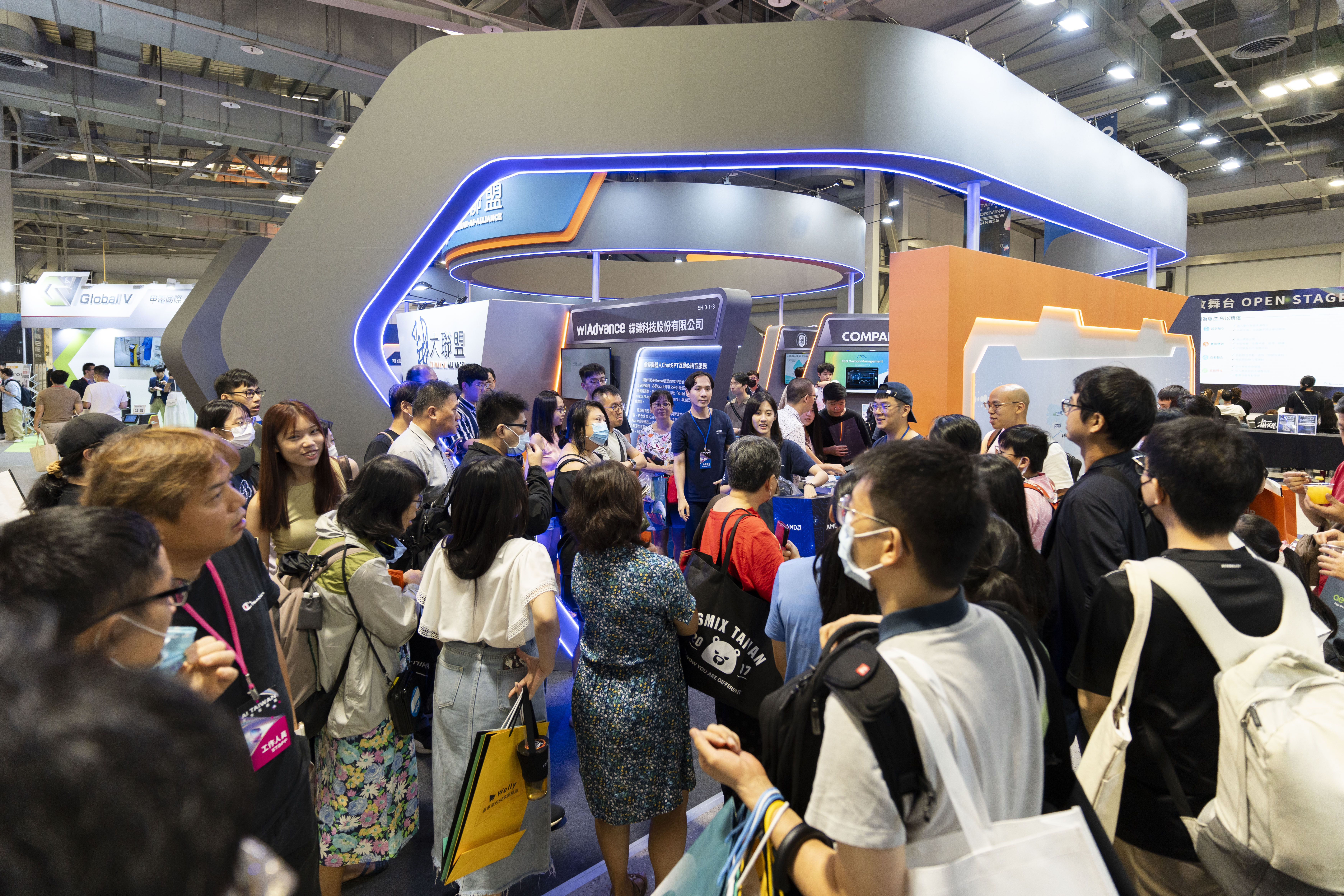 亞太區指標性AI展「AI WAVE SHOW」 探索AI前沿應用與未來性